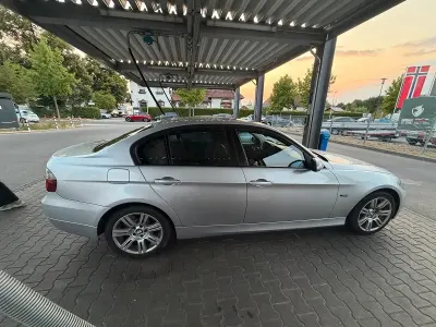 Gebraucht BMW 320 163 PS (119 kW) 2007 Silber Limousine