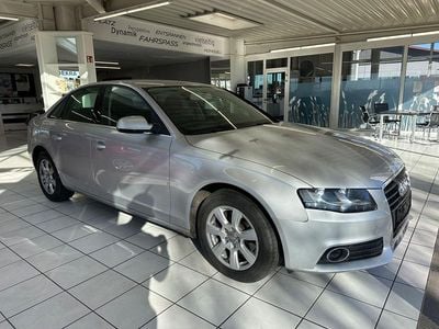 Silber Gebraucht 2011 Audi A4 Limousine | 8.490 € (Guter Preis)