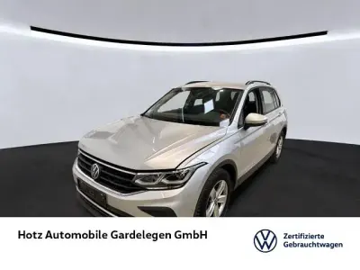 Gebraucht VW Tiguan Life 150 PS (110 kW) 2023 Reflexsilber metallic SUV