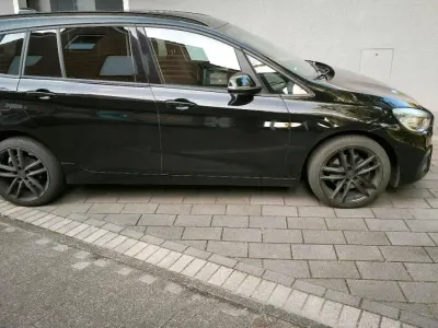 Gebraucht BMW 218 Gran Tourer 140 PS (102 kW) 2017 Schwarz Van / Kleinbus