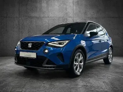Używany Seat Arona FR 95 KM (69 kW) 2025 Niebieski SUV