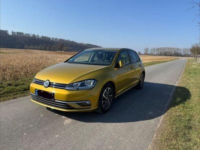 Gebraucht VW Golf VII Join 131 PS (96 kW) 2018 Gelb Limousine