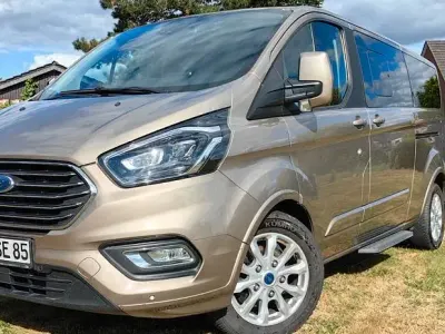Gebraucht Ford Tourneo Titanium X 170 PS (125 kW) 2018 Beige Van / Kleinbus