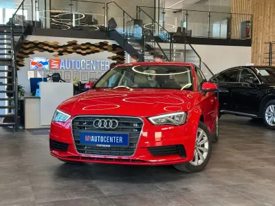 Gebraucht Audi A3 Ambiente 150 PS (110 kW) 2013 Rot Limousine