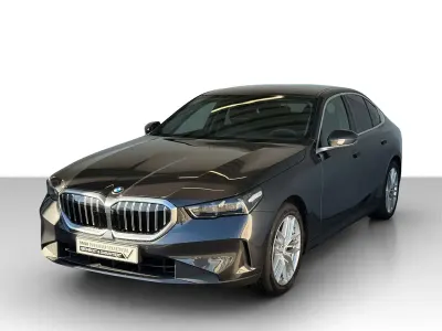 Gebraucht BMW 520 Sport Line 197 PS (144 kW) 2025 Grau Limousine