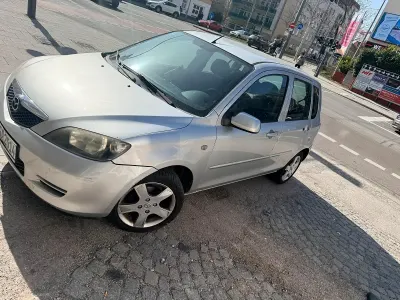 Używany Mazda 2 Inclusive 80 KM (58 kW) 2005 Srebrny Hatchback