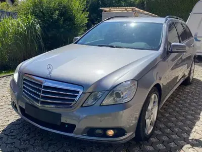 Gebraucht Mercedes E220 170 PS (125 kW) 2010 Grau Limousine