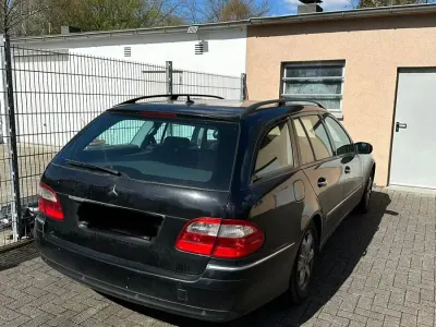 Gebraucht Mercedes E270 2004 Schwarz Kombi