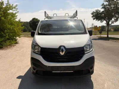 Gebraucht Renault Trafic 116 PS (85 kW) 2015 Weiß Van / Kleinbus