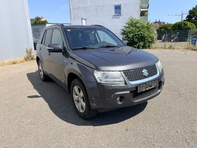 Gebraucht Suzuki Grand Vitara 129 PS (94 kW) 2013 Grau SUV