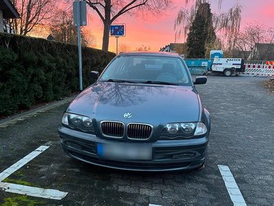 BMW 323