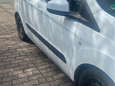 Gebraucht Ford Courier 75 PS (55 kW) 2015 Weiß Van / Kleinbus