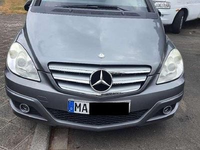 Mercedes B200