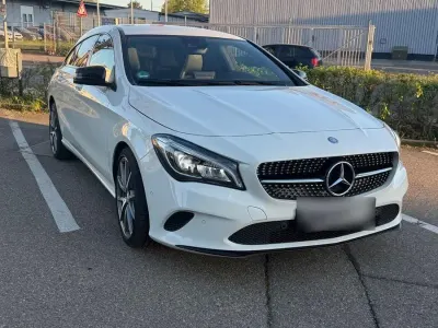 Gebraucht Mercedes CLA220 Shooting Brake 177 PS (130 kW) 2016 Weiß Kombi