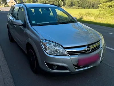Gebraucht Opel Astra 116 PS (85 kW) 2009 Silber Kombi