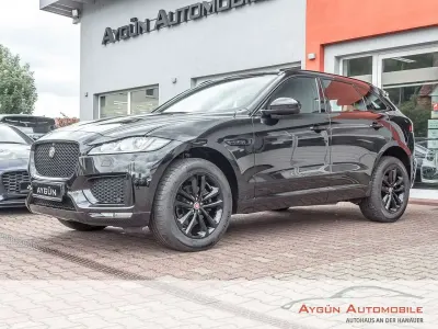 Używany Jaguar F-Pace Chequered Flag 250 KM (183 kW) 2020 Czarny SUV