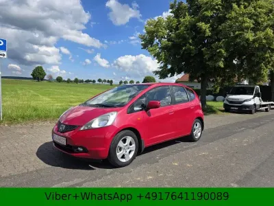 Gebraucht Honda Jazz Trend 90 PS (66 kW) 2010 Rot Kleinwagen