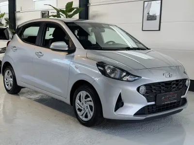 Gebraucht Hyundai i10 Select 67 PS (49 kW) 2023 Silber Kleinwagen