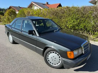 Brugt Mercedes 190 118 HK (86 kW) 1989 Sort Sedan