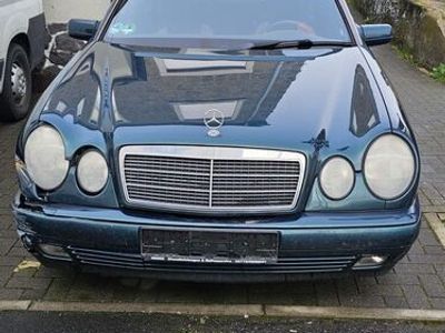 gebraucht Mercedes E200 