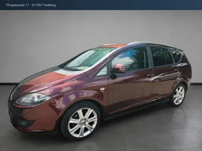 Gebraucht Seat Altea 125 PS (91 kW) 2009 Rot SUV