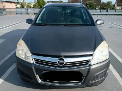 Gebraucht Opel Astra 116 PS (85 kW) 2008 Grau Kombi