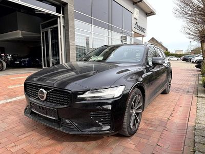 Gebraucht Volvo V60 Plus 253 PS (186 kW) 2022 Schwarz metallic Kombi