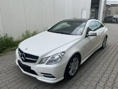 Gebraucht Mercedes E220 170 PS (125 kW) 2012 Weiß Coupé