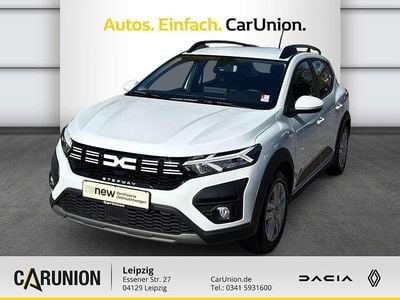 Gebraucht Dacia Sandero Expression 91 PS (66 kW) 2024 Arktis weiß Kleinwagen