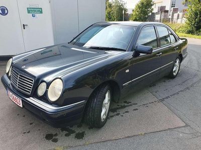 Mercedes E280