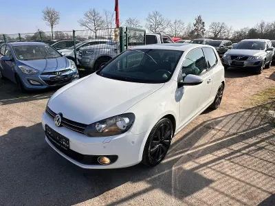 Usata VW Golf Team 105 CV (77 kW) 2010 Bianco Coupé