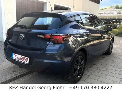 Używany Opel Astra 145 KM (106 kW) 2020 Niebieski Sedan/Limuzyna