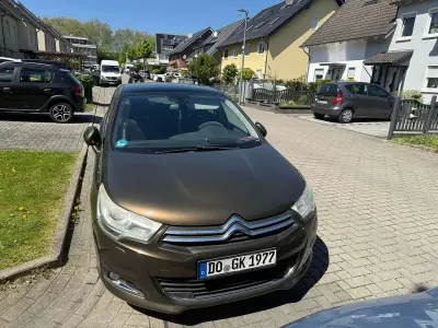 Używany Citroën C4 Exclusive 156 KM (114 kW) 2010 Brązowy Sedan/Limuzyna