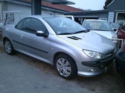 Gebraucht Peugeot 206 CC Platinum 136 PS (100 kW) 2001 Silber Cabrio