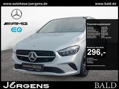 Gebraucht Mercedes B200 Progressive 163 PS (119 kW) 2024 Silber Van / Kleinbus