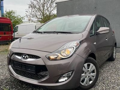 gebraucht Hyundai ix20 1.6 Automatik 8fach bereift PDC 1 Hand