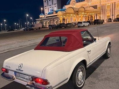 Weiß Gebraucht 1968 Mercedes 250 Cabrio | 119.000 €