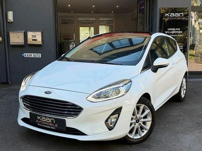 Gebraucht Ford Fiesta Titanium 101 PS (74 kW) 2018 Frostweiß Kleinwagen