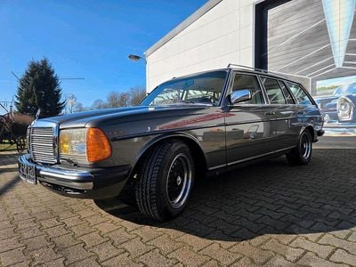 Gebraucht Mercedes 300 125 PS (91 kW) 1980 Kombi