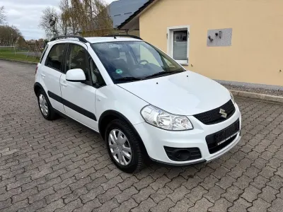Gebraucht Suzuki SX4 Club 120 PS (88 kW) 2015 Weiß SUV