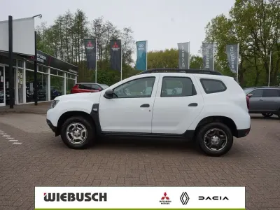Używany Dacia Duster Deal 91 KM (66 kW) 2021 Biały SUV