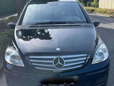 Mercedes B200