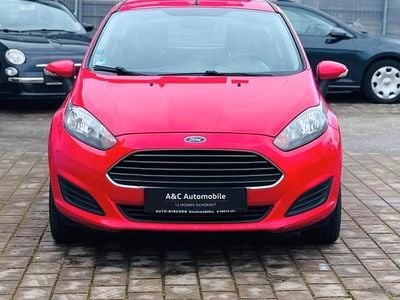 Second-hand Ford Fiesta 80 CP (58 kW) 2014 Roșu Hatchback