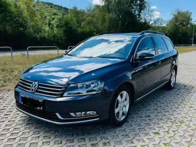 Gebraucht VW Passat 160 PS (117 kW) 2012 Blau Limousine