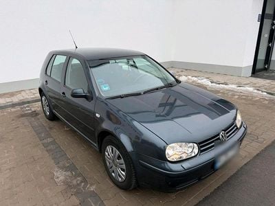 Grau Gebraucht 2003 VW Golf IV Kleinwagen | 1.990 € (Fairer Preis)