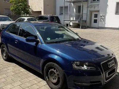 Gebraucht Audi A3 Attraction 125 PS (91 kW) 2011 Blau Kleinwagen