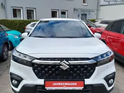 Gebraucht Suzuki SX4 S-Cross Comfort 129 PS (94 kW) 2025 Weiß SUV