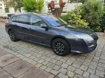 Gebraucht Renault Laguna III Initiale 170 PS (125 kW) 2010 Blau Kombi