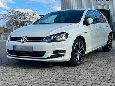 Gebraucht VW Golf VII LOUNGE 110 PS (80 kW) 2016 Weiß Limousine