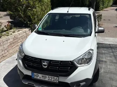 Gebraucht Dacia Lodgy Stepway 109 PS (80 kW) 2018 Weiß Van / Kleinbus